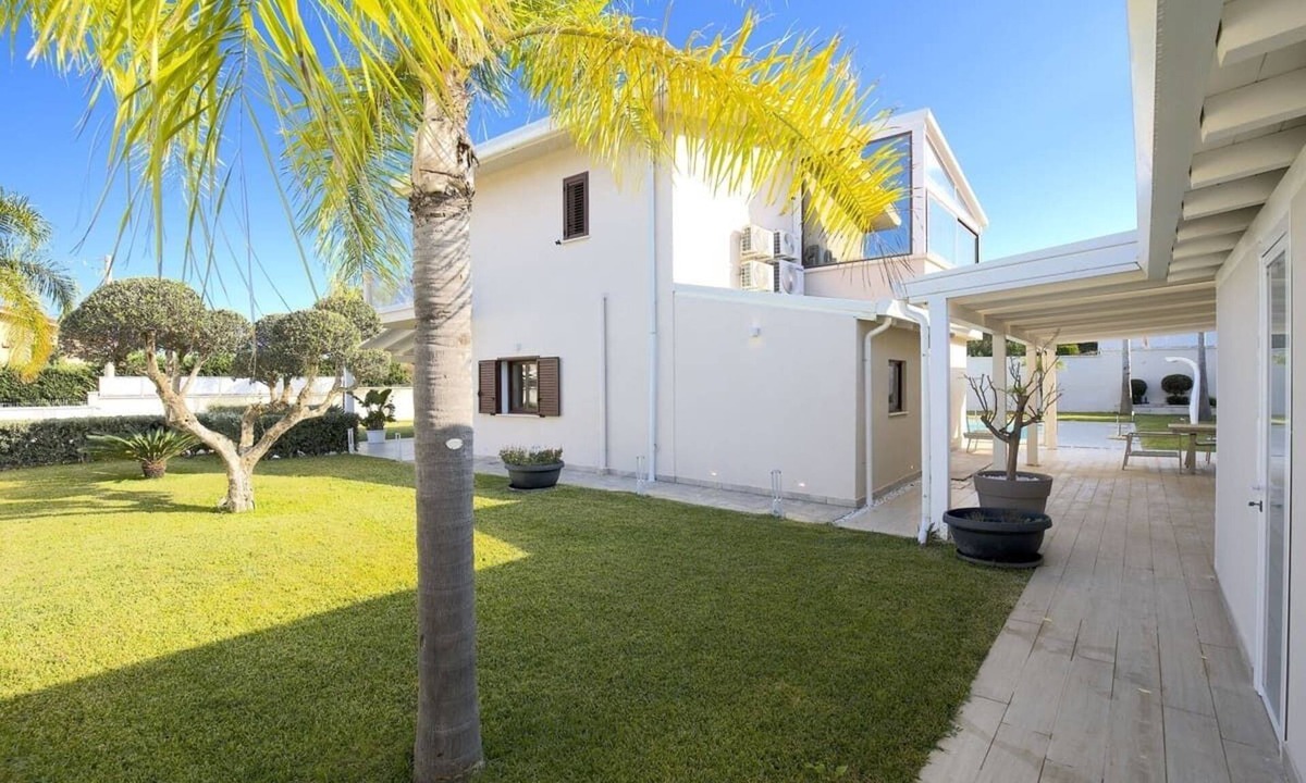 Torre Colonna-sperone Villa | 3 bedrooms Villa - Swimming Pool, Jacuzzi, Private Parking, Sun And Relaxation