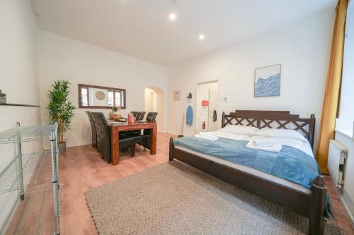 Margareten Apartment | 3 king-size beds, 15 min from Vienna Hauptbahnhof, ground floor
