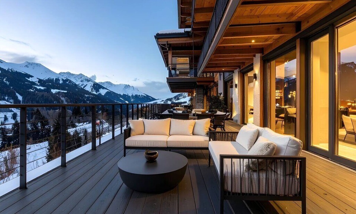 Lech am Arlberg Ski Chalet | 7 Bedroom Chalet with Mountain views of Omeshorn