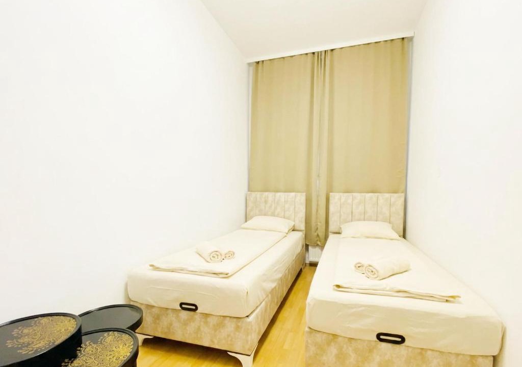 Liesing Apartment | Affordable 5BR Apt, for 11 Guests near Schönbrunn