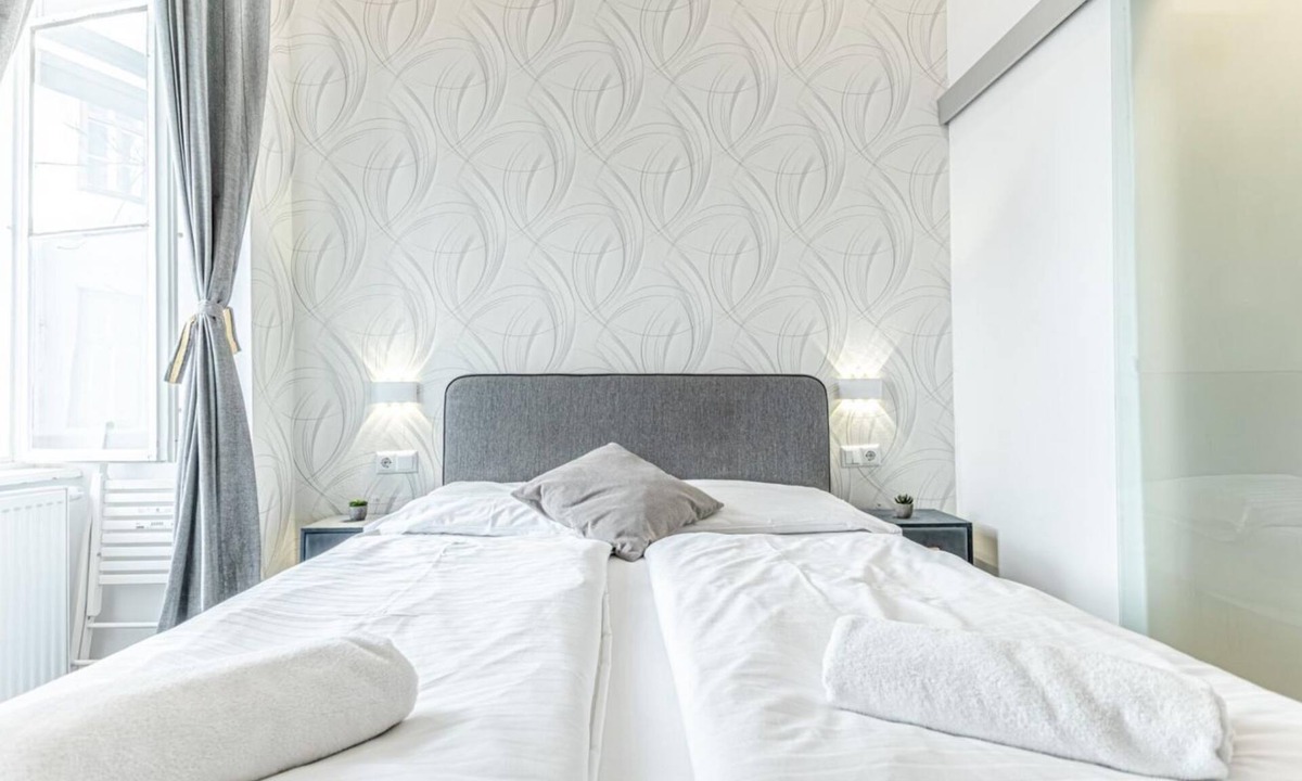 Mariahilf Hotel | Affordable Hotel room for 2