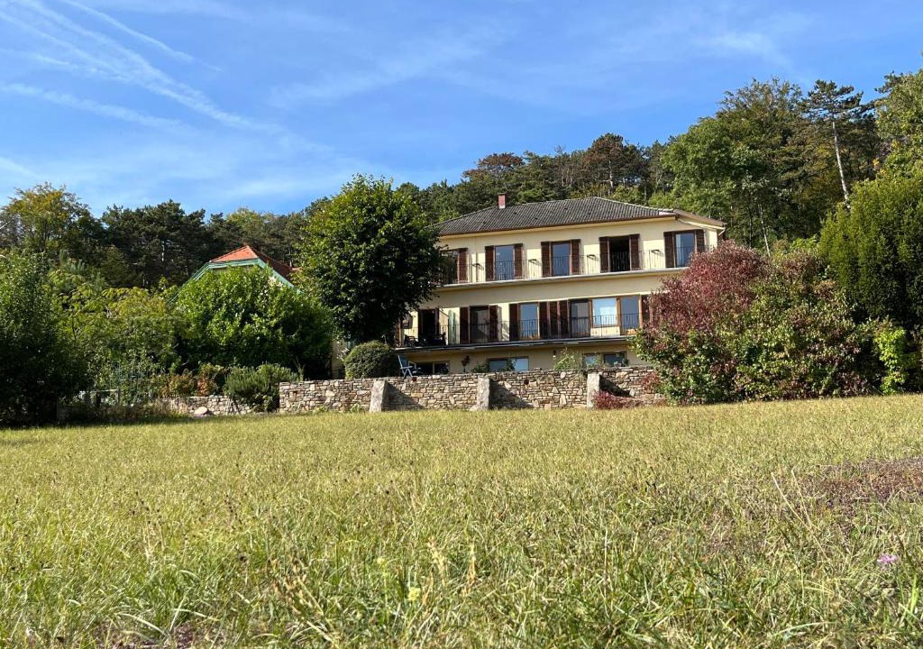 Baden Apartment | Almschlössl