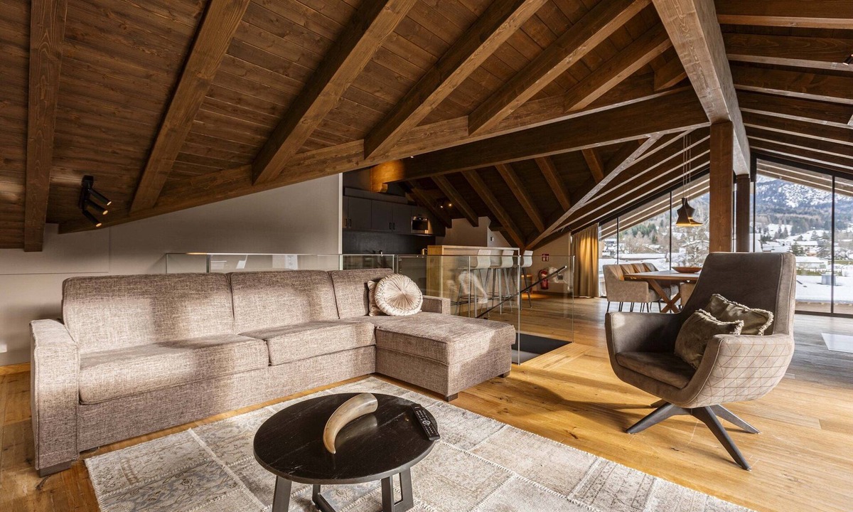Ehrwald Apartment | Amazing penthouse with shared pool (No Deposit)