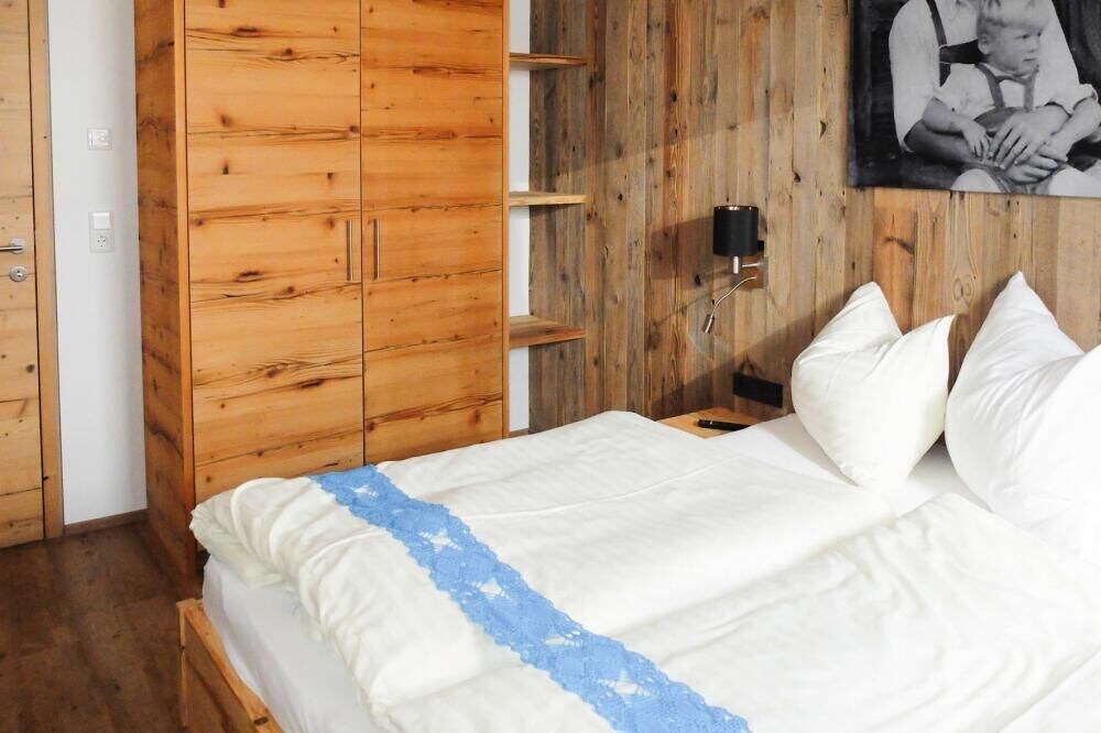 Schonbach Resort | Apartment building Tauernfenster, Neukirchen
