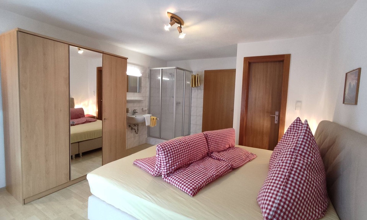 Oetz Apartment | Apartment Alpenrose for 2-3 persons - Apartments Ferienwohnungen PFAUSLER Oetz