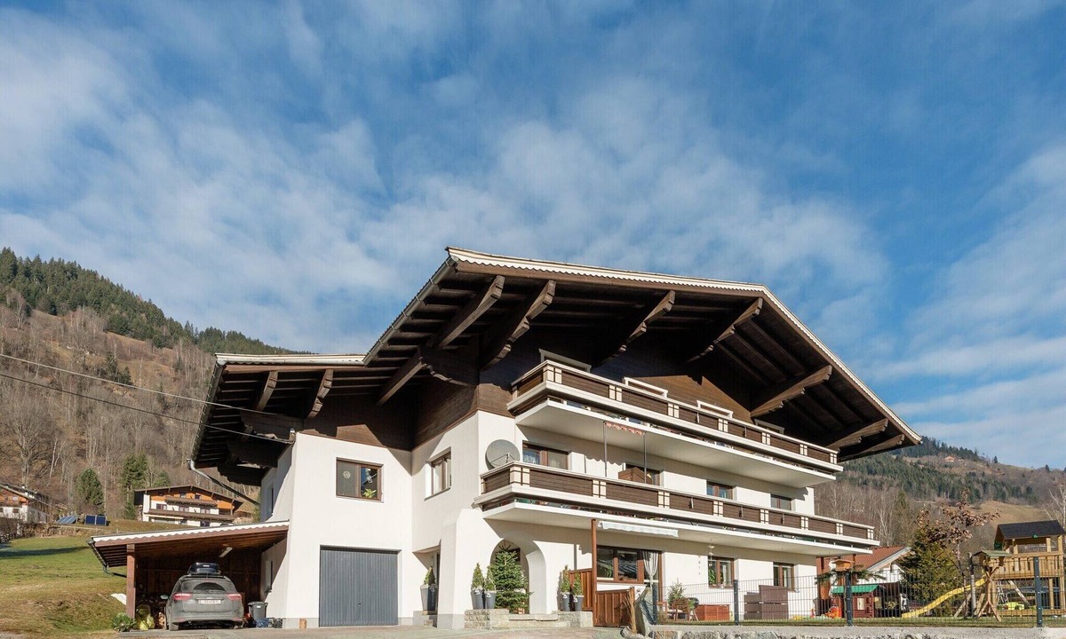 Bramberg am Wildkogel Apartment | Apartment in Bramberg near Ski Lift