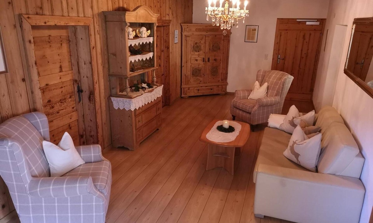 Zillertal Apartment | Apartment Das Krumerhaus – "Der Gerlosstein" with Mountain and Village Square Views, Balcony