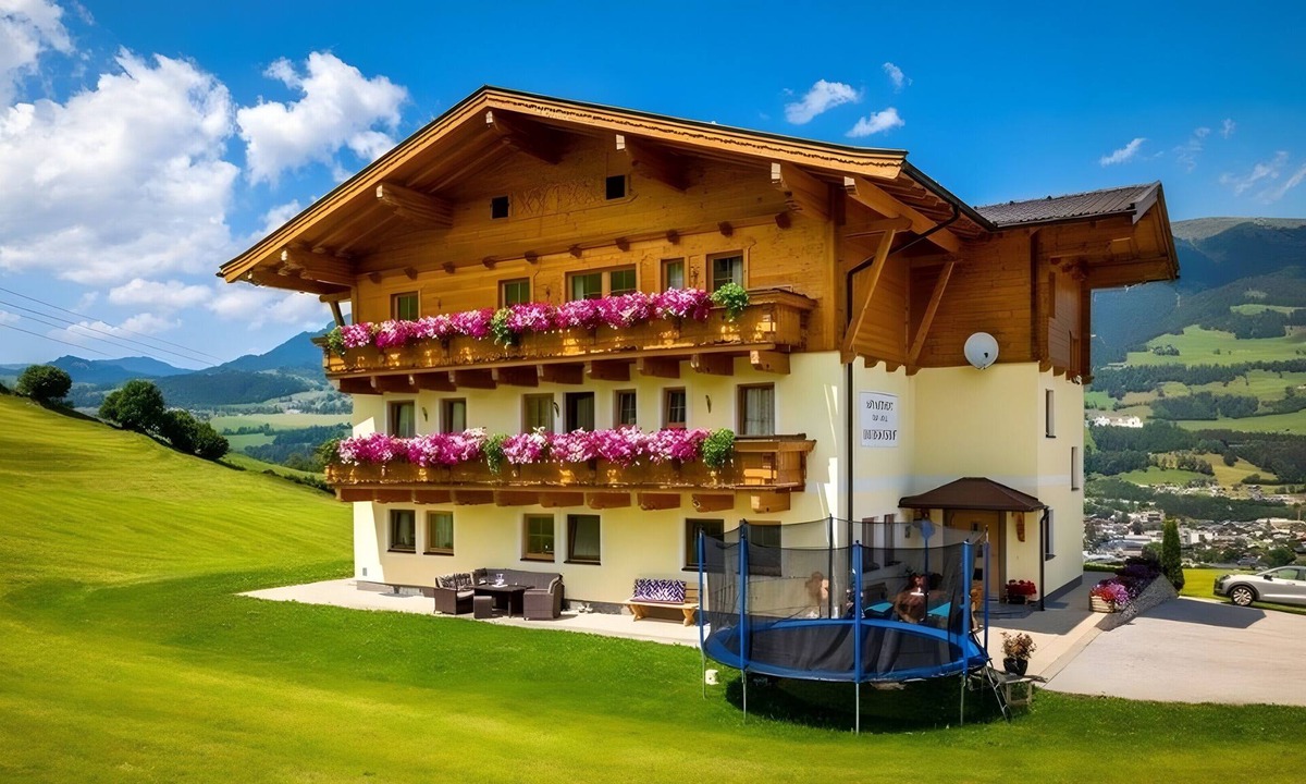 Mittersill Apartment | Apartment 'Ferienwohnung Pihapper' with Mountain View, Shared Garden and Wi-Fi