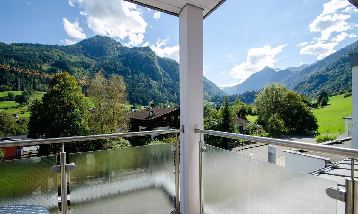 Kaprun Apartment | Apartment Glacier View 12.6. with balcony