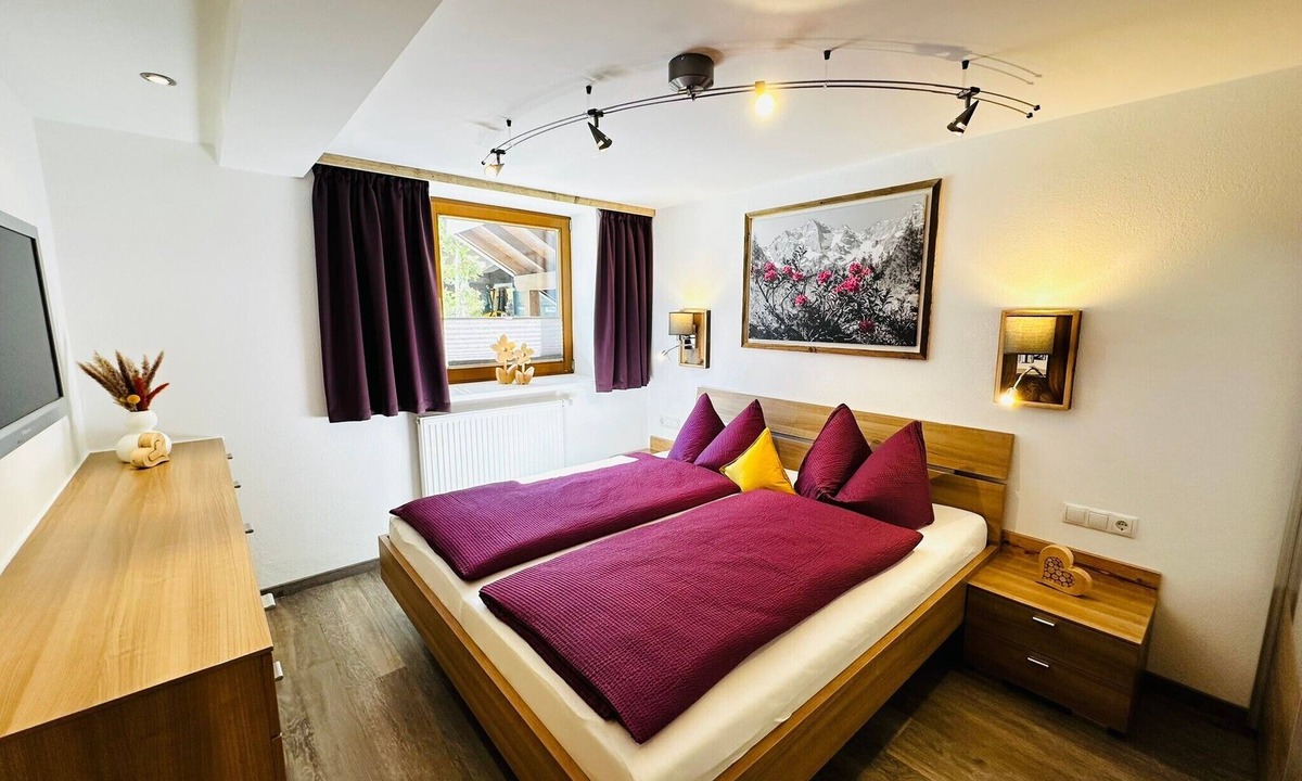 Madseit Apartment | Apartment 'Haus Marchegg - Granat' with Mountain View, Balcony and Wi-Fi