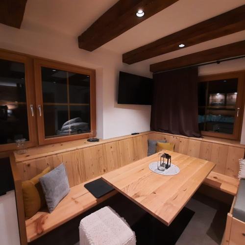 Obertilliach Apartment | Apartment LENA