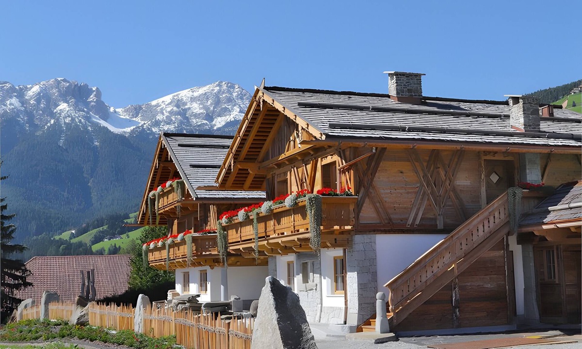 Sorafurcia Apartment | Apartment Piz da Peres - Piz da Peres with Mountain View, Pool, Sauna, Wi-Fi & Garden