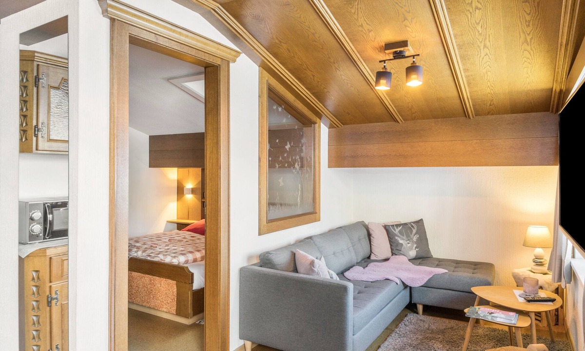 Nesselwaengle Apartment | Apartment 'Schwalbennest - 17' with Mountain View, Shared Terrace and Wi-Fi