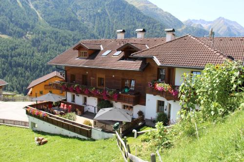 Pragraten Apartment | Apartmenthaus Innerkratzerhof