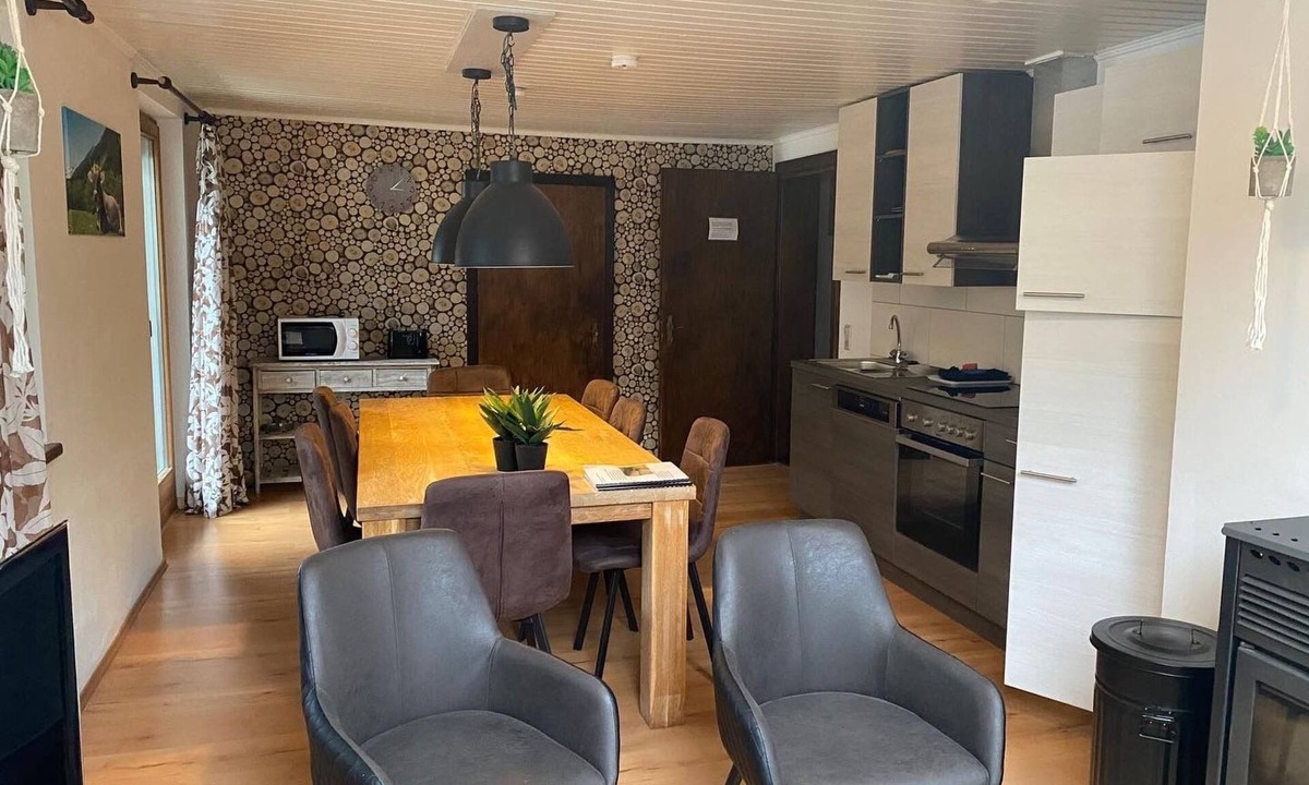 Stall Apartment | Appartement Gletscherblick by Interhome