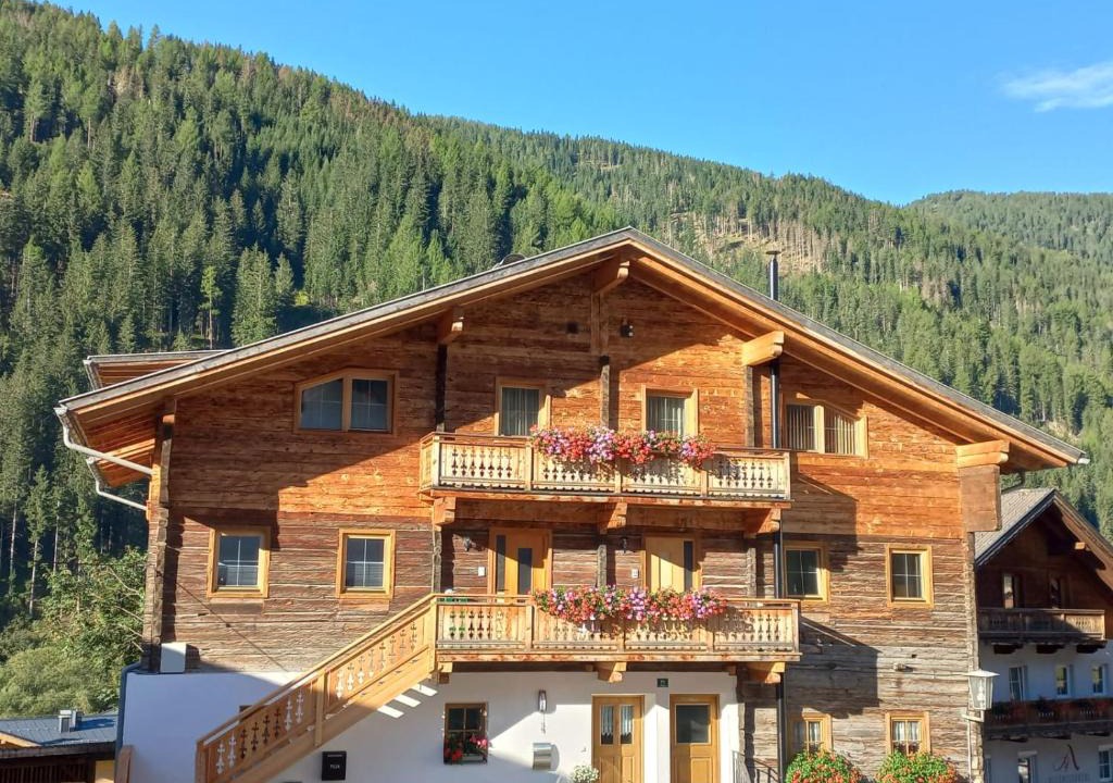 Innervillgraten Apartment | Appartements Höllhaus