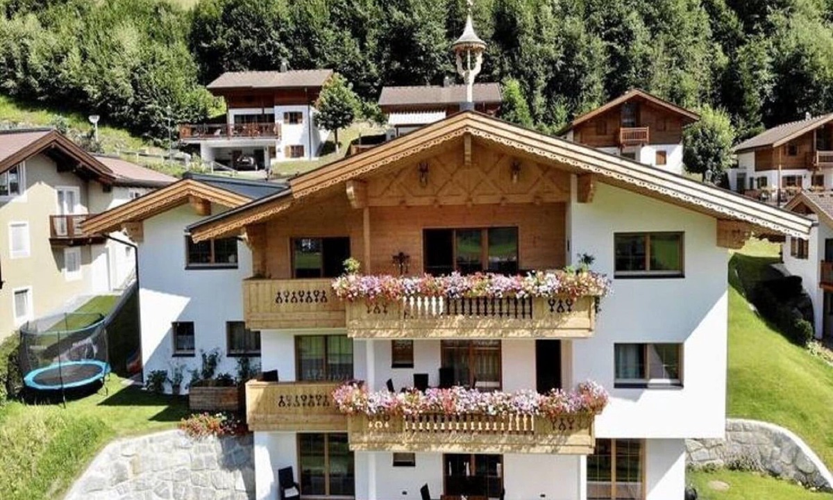 Wald im Pinzgau Apartment | Chalet in Wald near Zillertal Ski Slopes