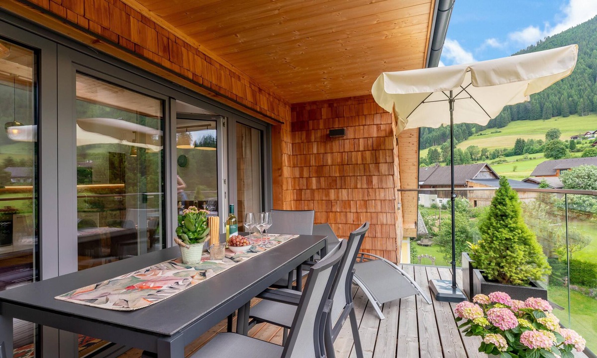 Mauterndorf Apartment | Attic apartment with terrace & mountain view