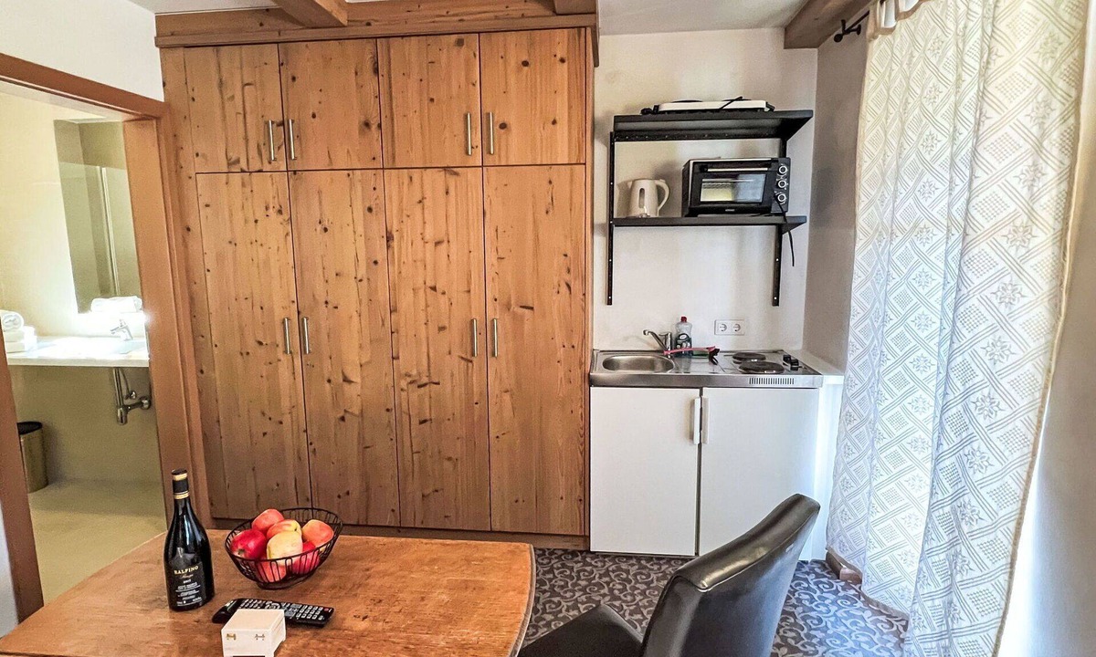 Oberndorf in Tirol Apartment | Beautiful apartment for 2 guests with WIFI, TV and balcony