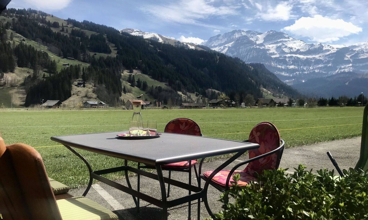 Lenk Apartment | Beautiful apartment for 4 guests with WIFI, TV and balcony