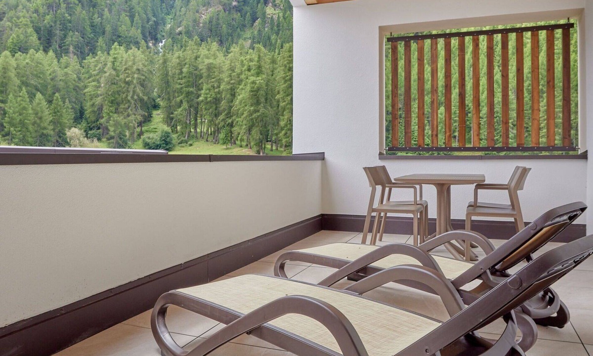 Laengenfeld Apartment | Beautiful apartment for 8 people with WIFI, TV, terrace and pets allowed
