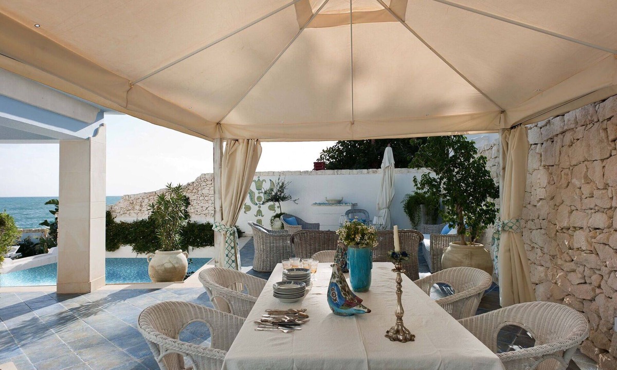Fontane Bianche Villa | Beautiful private villa for 14 people with WIFI, private pool, A/C and terrace