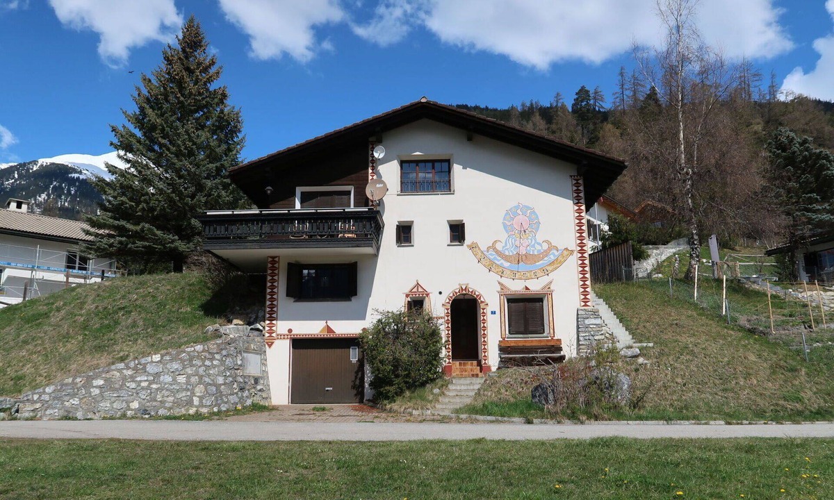 Alvaneu House | Beautiful private villa for 8 people with WIFI, TV, patio, pets allowed and panoramic view