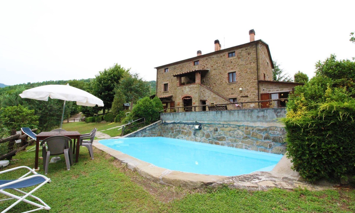 Bivio Lugnano Villa | Beautiful private villa for 18 people with private pool, WIFI, TV, veranda and pets allowed