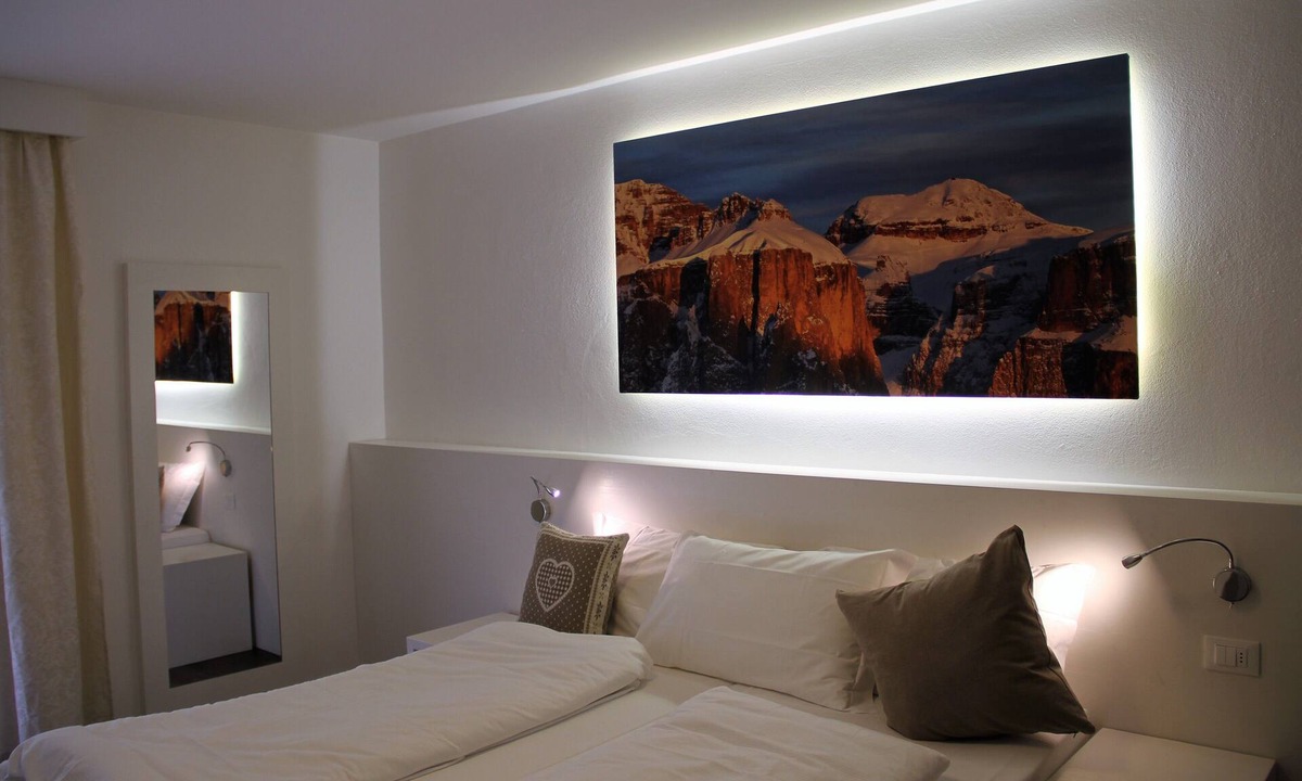 Alba Bed & Breakfast | Bed and Breakfast 'Fedaia Joy' with Mountain View, Balcony and Wi-Fi