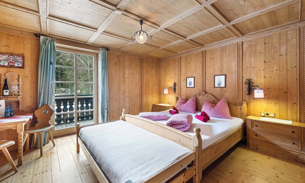 Altaussee Bed & Breakfast | Blaa Alm | Triple | Breakfast | Balcony | Sauna