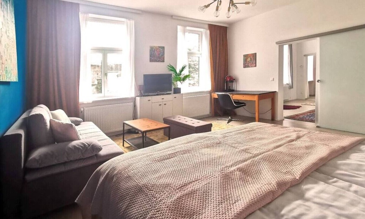Mariahilf Apartment | Blue Palm - 60m2 - cozy, central with a green view
