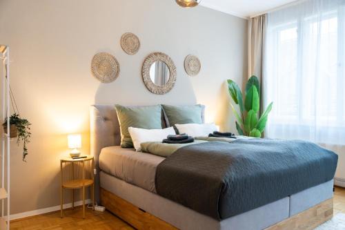 Graz City Centre Apartment | Boho Living Altstadt Suites - Free Parking by HERO HOMES Graz