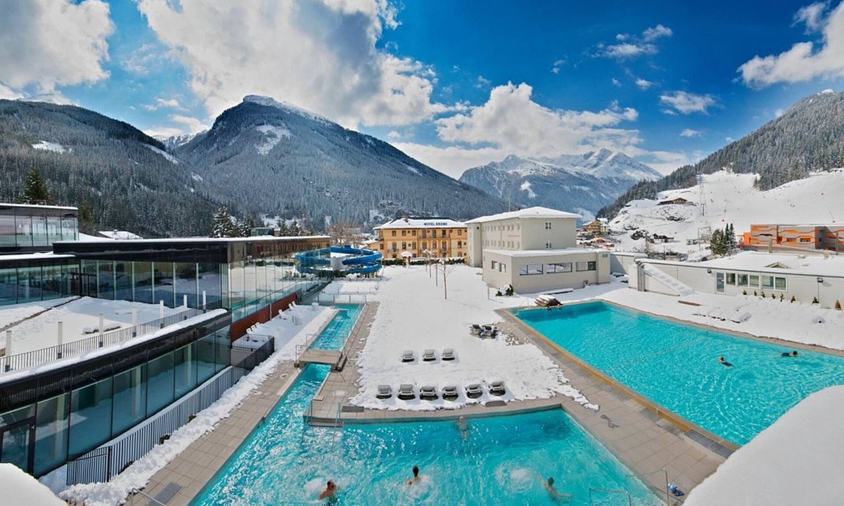 Bad Gastein Condo | Breathtaking Alpine views, near ski lifts and thermal baths, 135m2
