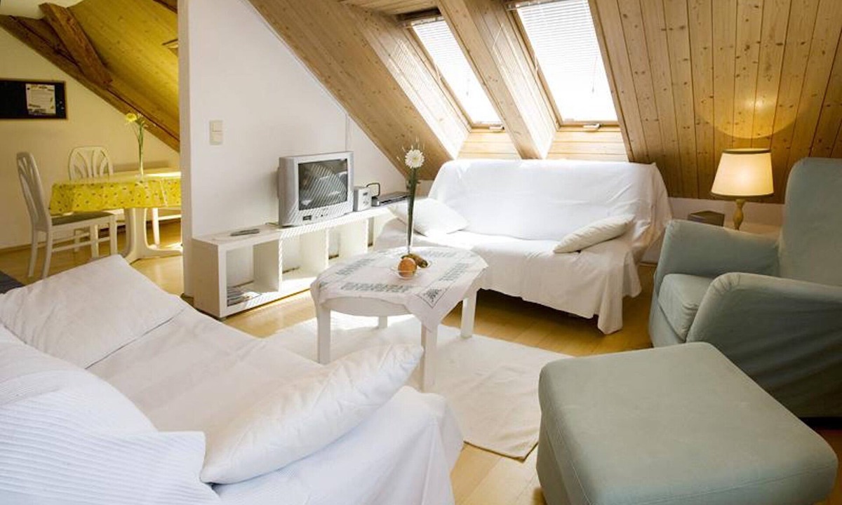 Bregenz Apartment | Bright Holiday Apartment “Bregenz 6 Top 4” with Wi-Fi, Terrace & Garden