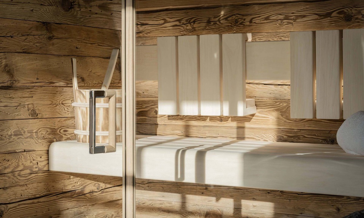 Strobl Apartment | Chalet Apartment with Sauna for 2 Guests | at Lake Wolfgang | schwalbenNEST