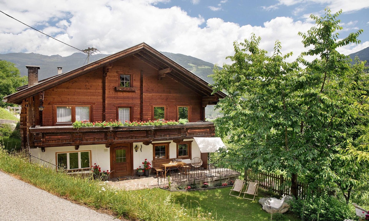 Zellberg Ski Chalet | Chalet 'Glosaleite Zillertal' with Mountain View, Private Terrace and Wi-Fi