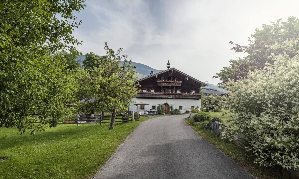 Gries Ski Chalet | Chalet "Wolfbachgut" – Exclusive Retreat with Panoramic Mountain Views