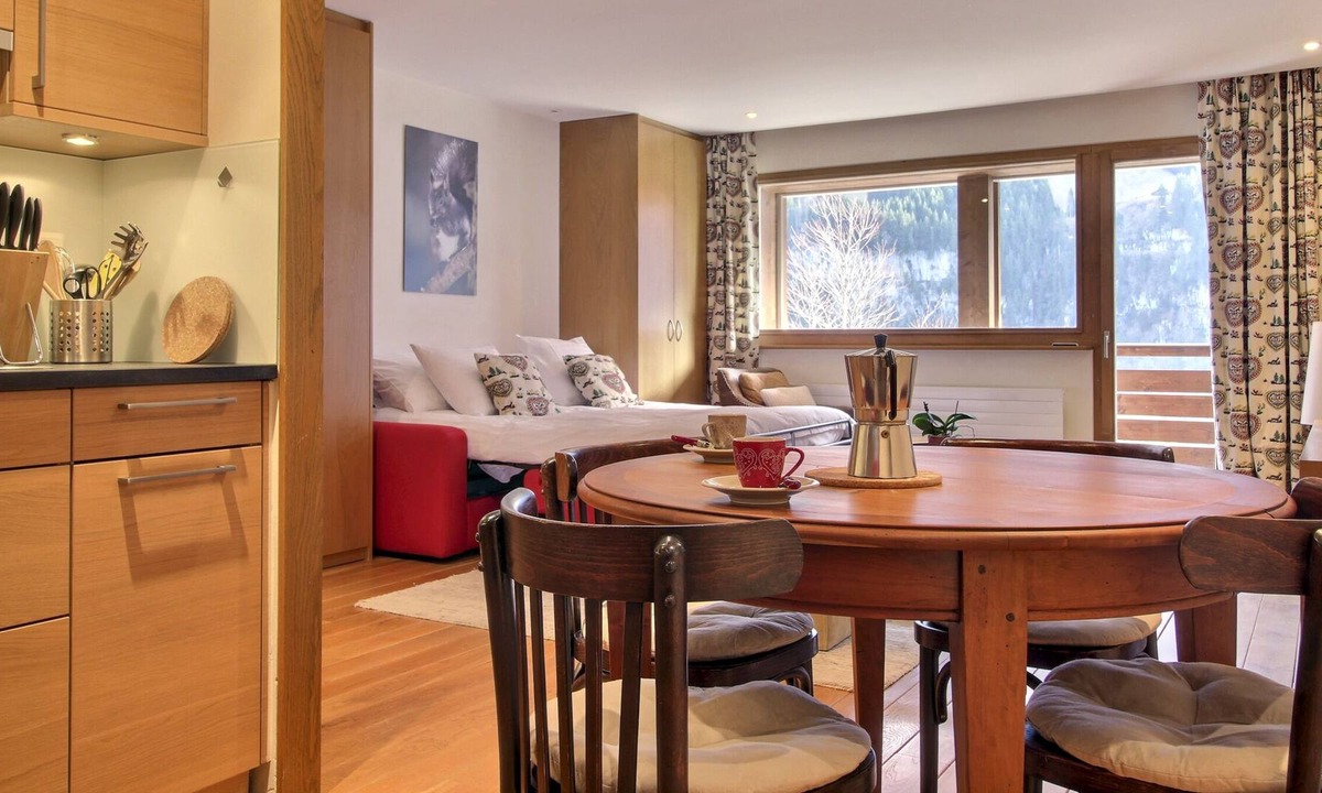Champery Apartment | Champéry - Avanthay Immobilier - Charming 1 room apartment, 47m2 on the 1st floor of a residence ver