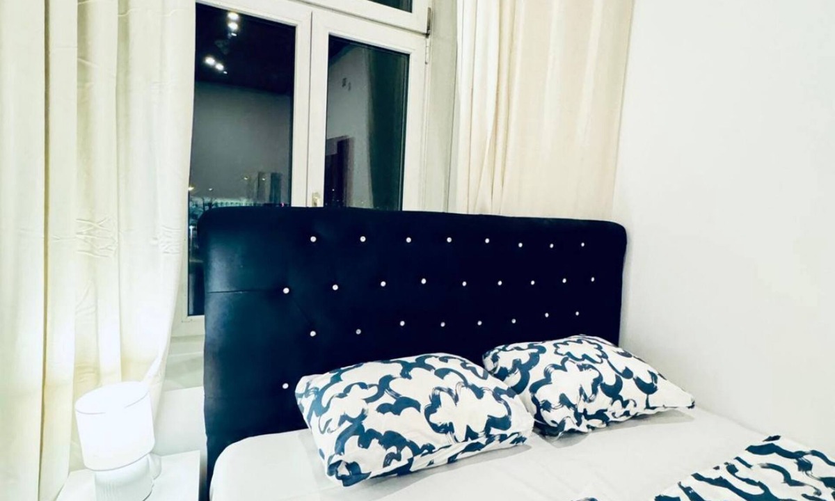 Liesing Apartment | Charming Getaway for Two | Steps from Atzgersdorf