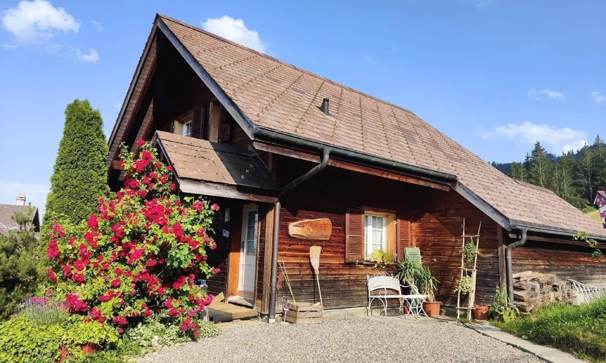 Rueschegg Ski Chalet | Charming holiday flat in the middle of nature