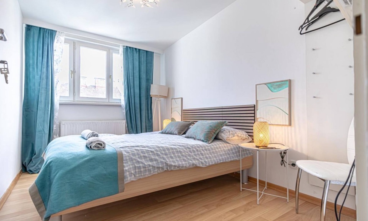 Favoriten Apartment | Charming Private Room in the Heart of the City