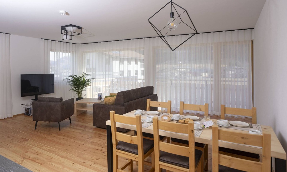 Mustair Apartment | Chasa Helvetia Duai: Newly built 3.5 room holiday flat with exclusive hotel service