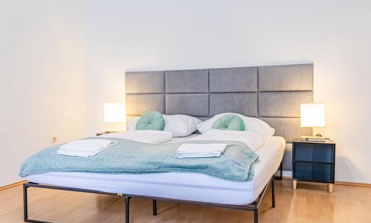 Neulerchenfeld Apartment | City Linked 2BR Apartment Near Wiener Stadthalle