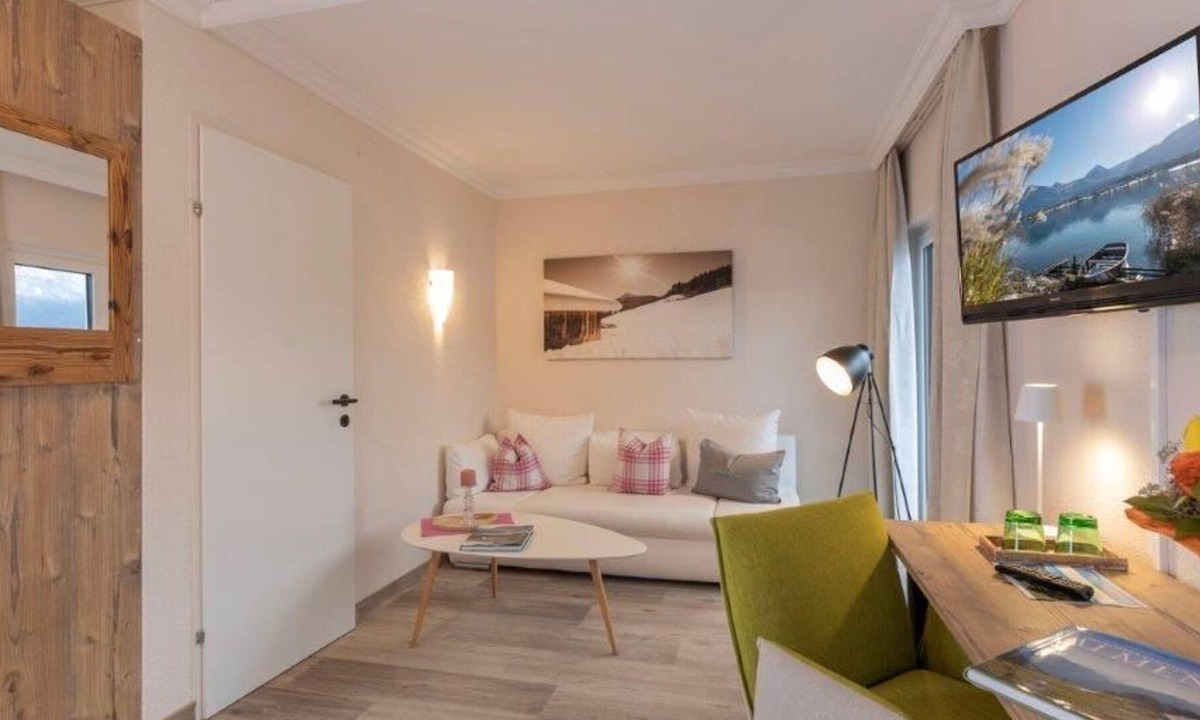 Ried Cottage | Comfort double room approx. 25m² with balcony & lake view - HOTEL garni SEEHANG & Seelounge