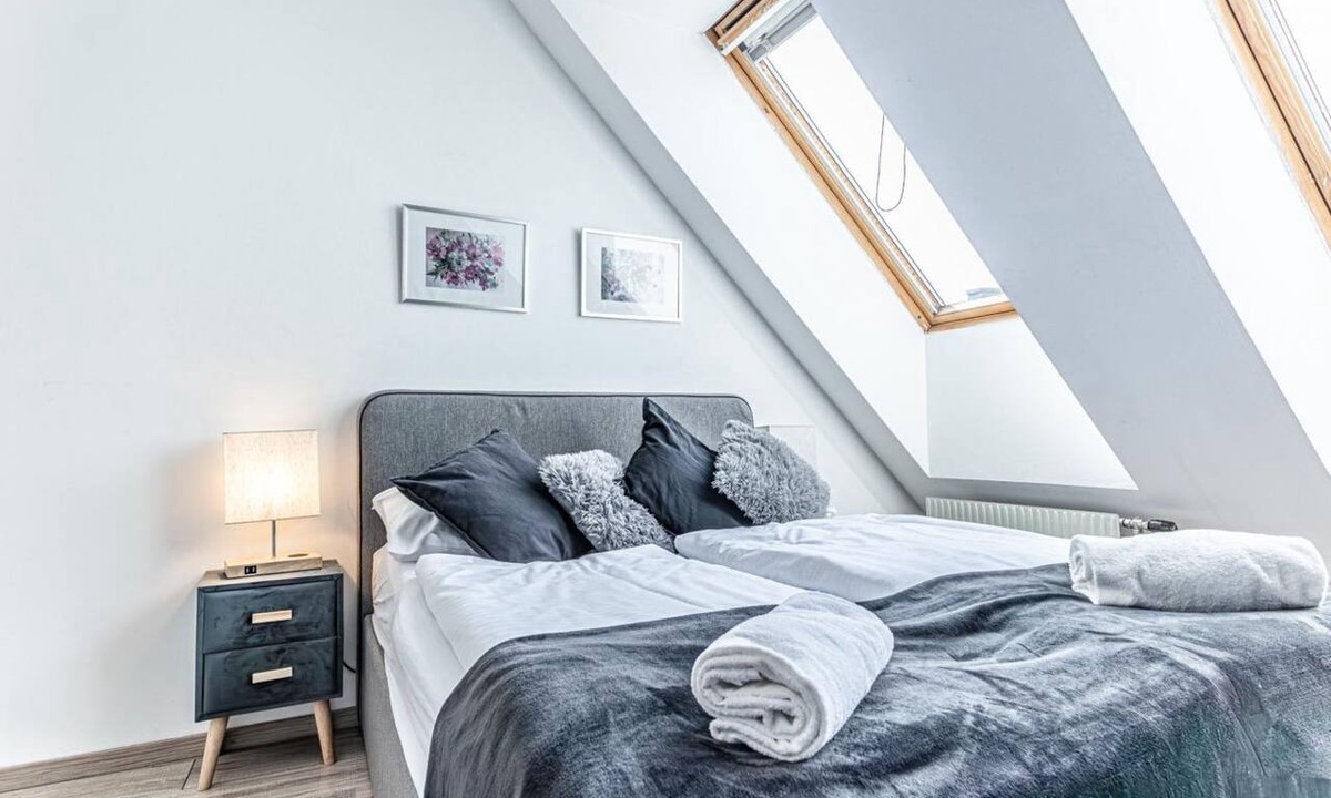Favoriten Hotel | Comfortable Room Hauptbahnhof - Air conditioned