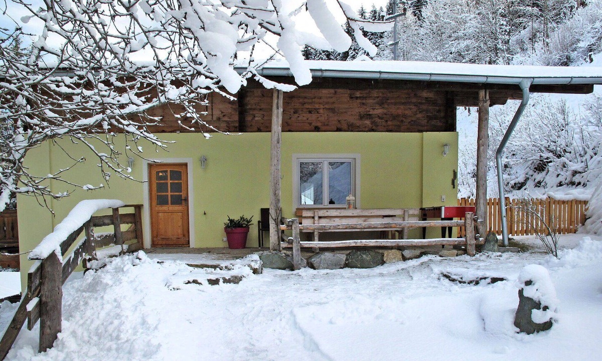Hollersbach im Pinzgau Apartment | Cosy apartment for 6 people with WIFI, TV and terrace