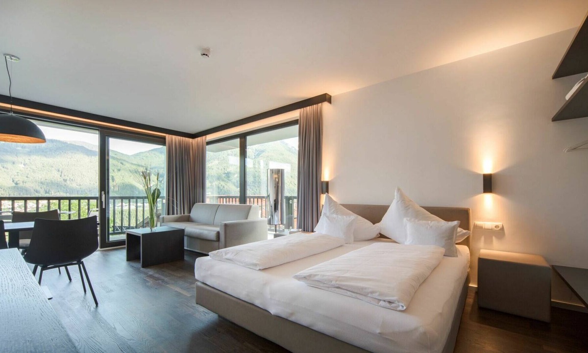 Telfes im Stubai Apartment | Cosy apartment for 4 guests with pool, WIFI, TV, terrace, pets allowed and parking