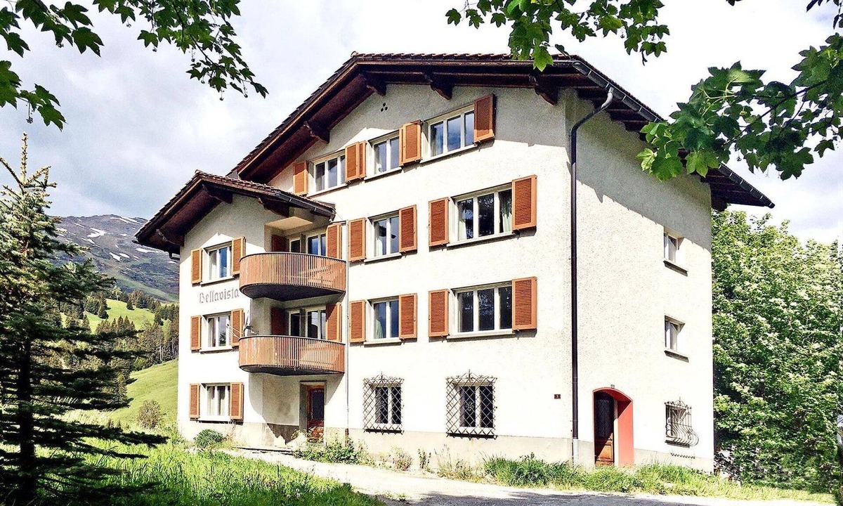 Parpan Apartment | Cosy apartment for 6 people with WIFI, TV and balcony