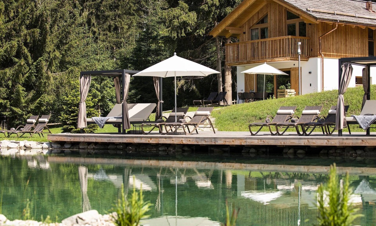 Tamsweg Ski Chalet | Cosy chalet in Wölting with natural swimming pond