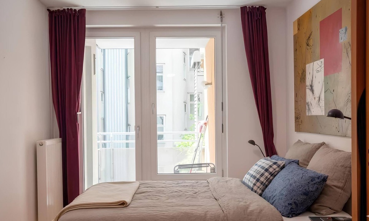 Schottenfeld Condo | Cozy 1-bedroom luxury unit with balcony, PRIVATE SAUNA and gym